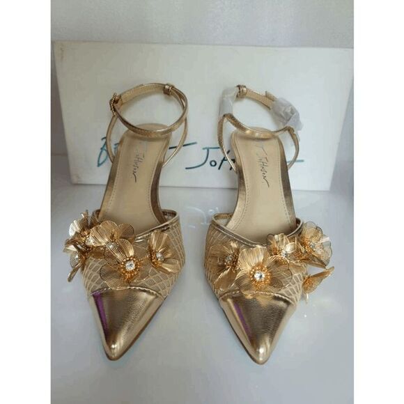 ✨ BETSEY JOHNSON Carli Gold Flower Ornament Pumps MSRP $139 SIZE 6,5 NEW IN BOX - Picture 9 of 17